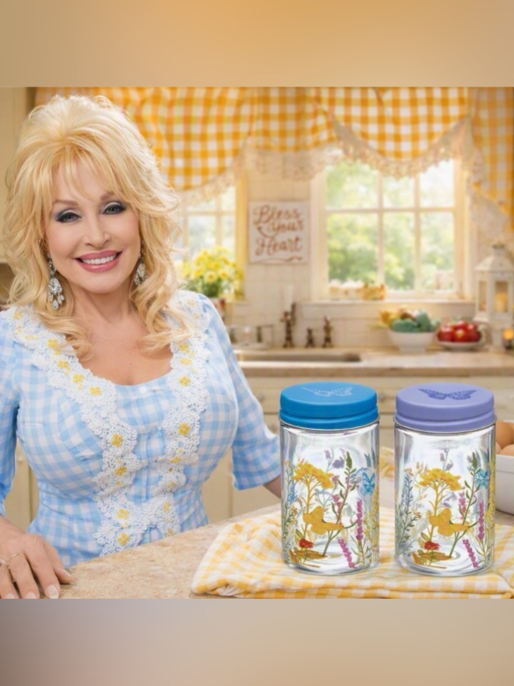 Dolly Parton Salt & Pepper Shakers NWT Dollywood souvenir Dolly Parton kitchen